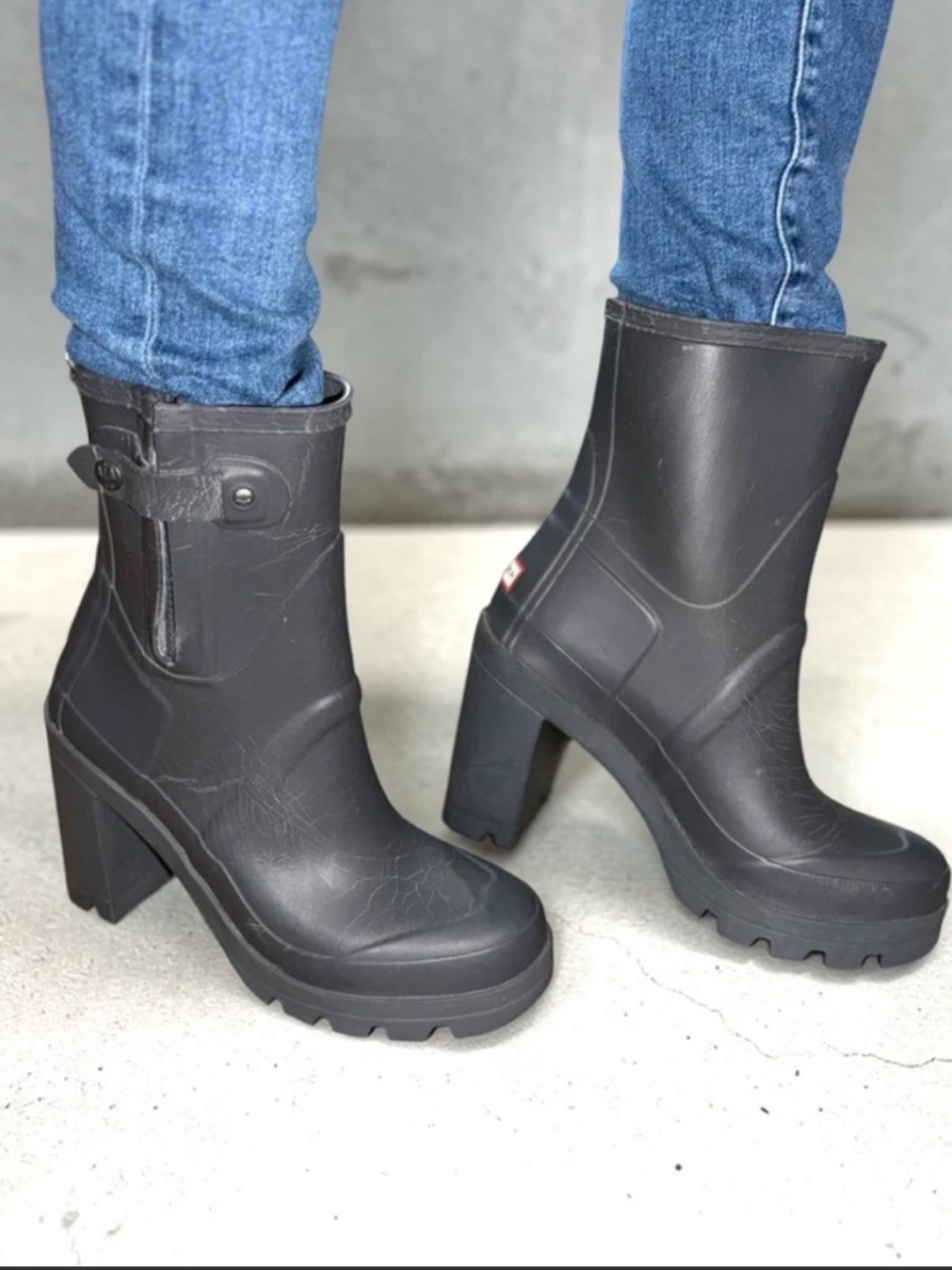 Hunter Black Chunky-Heel Waterproof Ankle Boot - Picture 2 of 8